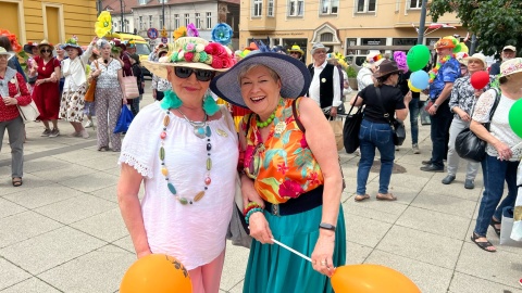 Tradycyjny kapeluszowy przemarsz rozpoczął kolejną Senioradę w Bydgoszczy/fot: Izabela Langner
