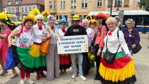Tradycyjny kapeluszowy przemarsz rozpoczął kolejną Senioradę w Bydgoszczy/fot: Izabela Langner