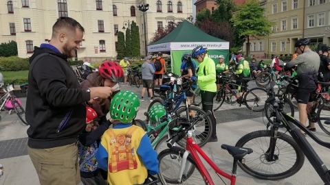 Rowerzyści wyruszyli z bydgoskiego Starego Rynku i ruszyli w kierunku Ostromecka/fot: Monika Siwak
