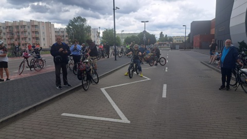 Około 200 rowerzystów wskoczyło na swoje pojazdy i wzięło udział w akcji „Toruń na rowery”/fot: Robert Duliński