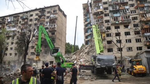 Miejsce rosyjskiego ataku w Kijowie/fot. Victor Kovalchuk, PAP/EPA