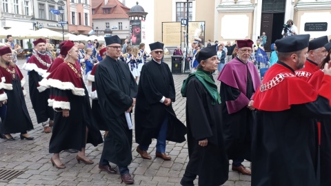 Plenerowe obrady Senatu Uniwersytetu Mikołaja Kopernika/fot. Monika Kaczyńska