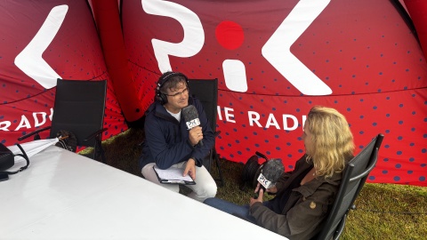 Dariusz Gross w naszym mobilnym studiu Polskiego Radia PiK przeprowadzał pierwsze wywiady/fot: Małgorzata Orwat