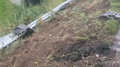 Auto zjechało z drogi na drodze wojewódzkiej nr 543. / Fot. KM PSP w Grudziądzu