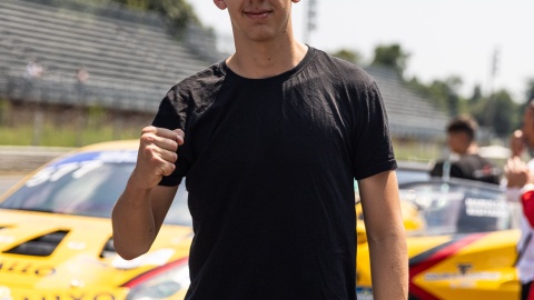 Młody kierowca zaprezentował się w prestiżowej klasie GT Cup, rywalizując za kierownicą Ferrari 488/fot. Przemysław Żukowski