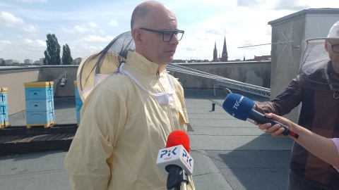 W toruńskim Urzędzie Marszałkowskim odbyło się kolejne miodobranie/fot. Michał Zaręba