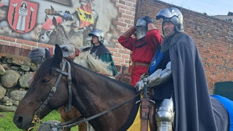 W rekonstrukcji bitewnej udział wzięło ponad sześćdziesiąt osób/fot. Robert Duliński