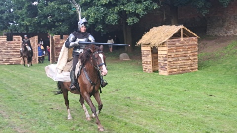 W rekonstrukcji bitewnej udział wzięło ponad sześćdziesiąt osób/fot. Robert Duliński