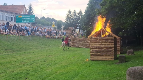 W rekonstrukcji bitewnej udział wzięło ponad sześćdziesiąt osób/fot. Robert Duliński