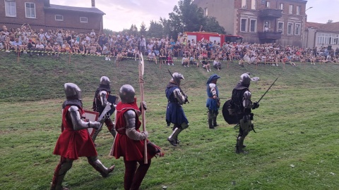 W rekonstrukcji bitewnej udział wzięło ponad sześćdziesiąt osób/fot. Robert Duliński