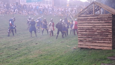 W rekonstrukcji bitewnej udział wzięło ponad sześćdziesiąt osób/fot. Robert Duliński