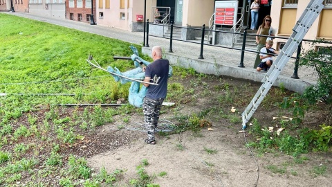 Montaż „Wioślarza” nad Młynówką/fot. Izabela Langner