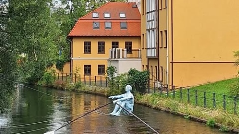 „Wioślarz” nad Młynówką/fot. Towarzystwo Miłośników Miasta Bydgoszczy, Facebook