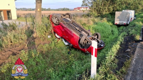 Zderzenie busa i auta osobowego. Poranny wypadek w gminie Obrowo/fot. OSP KSRG Kawęczyn