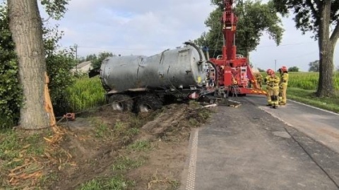 Jedna osoba została ranna w czwartek, w wieczornym wypadku w miejscowości Łąkocin pod Inowrocławiem/fot. Komenda Powiatowa Państwowej Straży Pożarnej w Inowrocławiu