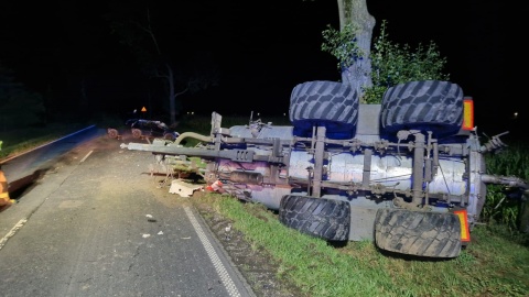 Jedna osoba została ranna w czwartek, w wieczornym wypadku w miejscowości Łąkocin pod Inowrocławiem/fot. Komenda Powiatowa Państwowej Straży Pożarnej w Inowrocławiu