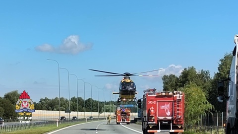 Wypadek na autostradzie A1 pod Toruniem. Kierowca prawdopodobnie zasłabł/ft. KM PSP Toruń