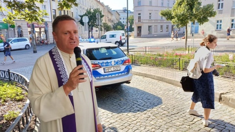 Pielgrzymka Maksymiliańska w Bydgoszczy, na zdjęciu przewodnik ks. Krzysztof Buchholz/fot. Katarzyna Bogucka