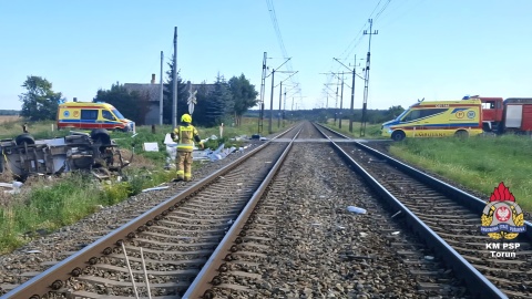 Kamper wpadł pod pociąg relacji Olsztyn-Bydgoszcz/fot. KM PSP Toruń, Facebook
