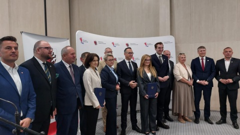 Umowy na dofinansowanie inwestycji kolejowych podpisano w Toruniu. / Fot. Michał Zaręba