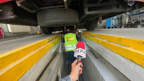 Kontrole autobusów przeprowadzano na okręgowych stacjach kontroli pojazdów. / Fot. Natasza Trzebuchowska