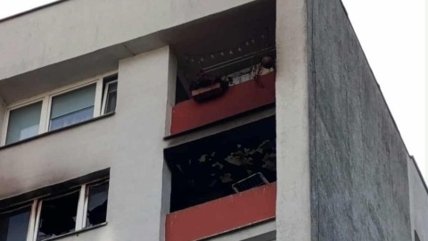 Pożar wybuchł w mieszkaniu na dziewiątym piętrze wieżowca w Toruniu/fot: KM PSP Toruń