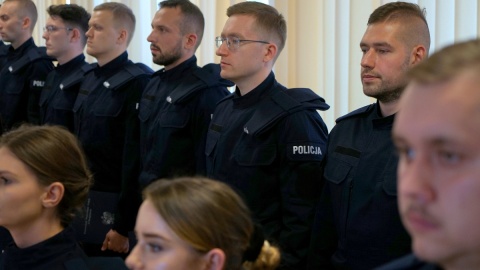 Czterdziestu pięciu nowych kujawsko-pomorskich policjantów złożyło ślubowanie/fot. KWP Bydgoszcz