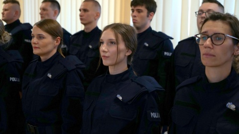Czterdziestu pięciu nowych kujawsko-pomorskich policjantów złożyło ślubowanie/fot. KWP Bydgoszcz