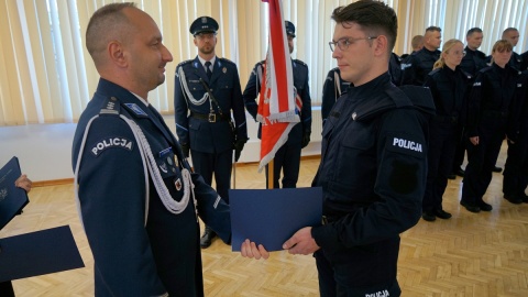 Czterdziestu pięciu nowych kujawsko-pomorskich policjantów złożyło ślubowanie/fot. KWP Bydgoszcz