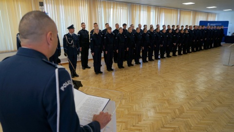 Czterdziestu pięciu nowych kujawsko-pomorskich policjantów złożyło ślubowanie/fot. KWP Bydgoszcz