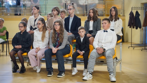 75 uczniów z najlepszymi wynikami w nauce oraz około 100, którzy odnieśli sukcesy sportowe, artystyczne lub w konkursach wiedzy, otrzymało stypendia lub wyróżnienia/fot. www.gmina-sepolno.pl