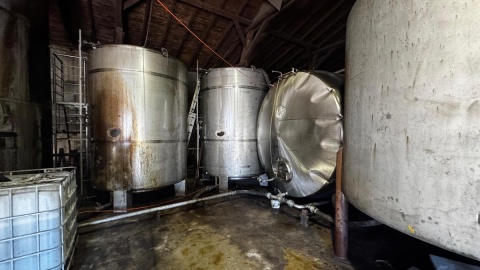 Nielegalna instalacja do zrzutu kwasu siarkowego do miejskiej kanalizacji/fot. Marcin Glapiak