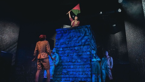 Spektakl „Chłopcy z Placu Broni" Teatru Kameralnego w Bydgoszczy z nagrodą imienia Jana Kiepury w kategorii najlepszy spektakl dla młodego widza/fot. Teatr Kameralny im. Wandy Rucińskiej w Bydgoszczy/Facebook