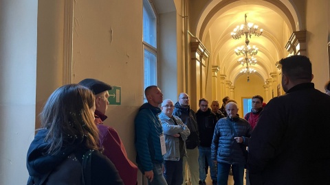 Wycieczka po dawnym budynku dyrekcji kolei w Bydgoszczy. / Fot. Natasza Trzebuchowska