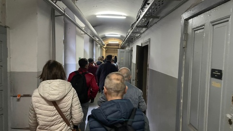 Wycieczka po dawnym budynku dyrekcji kolei w Bydgoszczy. / Fot. Natasza Trzebuchowska