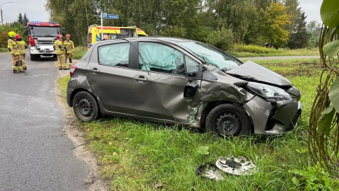 Krótko po godz. 10:00 doszło do kolizji autobusu i samochodu osobowego w Mokrem/fot.: Facebook, KM PSP Grudziądz