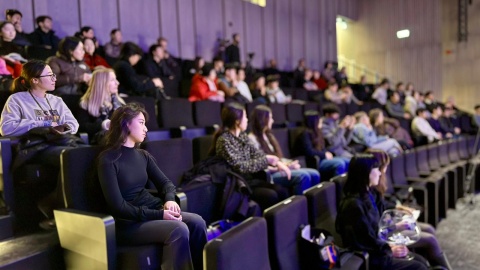 Przed koncertem inauguracyjnym uczestnicy Konkursu losowali kolejność występów i wybierali instrumenty/fot. Izabela Langner