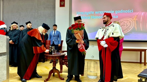 Prof. Józef Gawlik, były rektor Politechniki Krakowskiej jest od dziś doktorem honoris causa Politechniki Bydgoskiej/fot. Izabela Langner