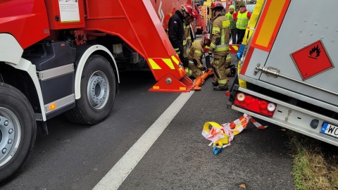 Na wysokości wioski Narty cysterna wylądowała w rowie/fot. KM PSP Włocławek/Facebook
