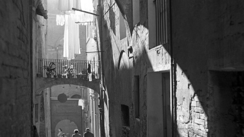 „Italia jesienią" to cykl fotografii, którymi w 1958 roku debiutował toruński artysta fotografik Olgierd Gałdyński/fot. blackwallgallery.forphotography.eu