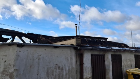 Nocny pożar w Tucholi. Spłonęła stolarnia, warsztat i skup złomu przy ul. Chopina/fot. Marcin Doliński