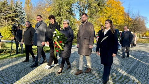 80 lat temu zmarł Wincenty Witos, wybitny działacz ruchu ludowego, jeden z ojców polskiej niepodległości. W Bydgoszczy pod pomnikiem polityka odbyły się uroczystości upamiętniające jego zasługi/fot. Izabela Langner