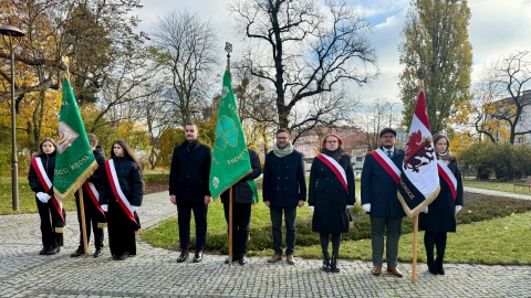 80 lat temu zmarł Wincenty Witos, wybitny działacz ruchu ludowego, jeden z ojców polskiej niepodległości. W Bydgoszczy pod pomnikiem polityka odbyły się uroczystości upamiętniające jego zasługi/fot. Izabela Langner
