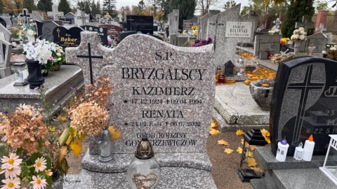 Polskie Radio PiK odwiedziło groby osób związanych z radiem, z lokalnymi mediami/fot. Magda Jasińska