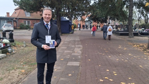 Kwesta potrwa do godziny 16. Pieniądze zbiera także m.in. Krzysztof Błaszkiewicz, prezes Blu Holding. / Fot. Damian Klich