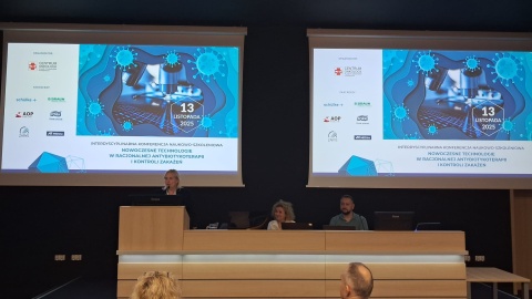 W Centrum Onkologii w Bydgoszczy odbyła się konferencja. Mówiono m.in. o rewolucji w leczeniu chorób zakaźnych, a także konsekwencjach zdrowotnych brania antybiotyków/fot. Damian Klich