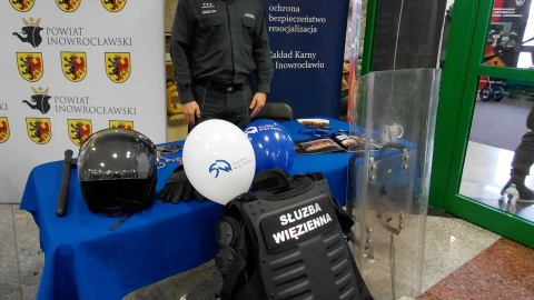 „W jedności siła, w wiedzy przewaga" - to hasło konferencji, która odbywa się w Inowrocławiu. Poświęcona jest bezpieczeństwu i zagrożeniom związanym z wojną na Ukrainie/fot. Powiat Inowrocławski/Facebook