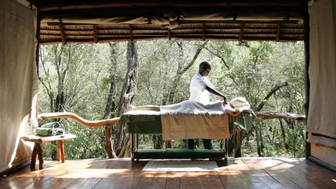 Saruni Mara Kenia z Carter. materiał promocyjny