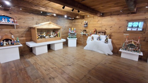 Największa ma dwa metry wysokości, najmniejsza mieści się w łupince orzecha - mowa o szopkach, które prezentowane są w Muzeum Etnograficznym w Toruniu/fot. Iwona Muszytowska-Rzeszotek