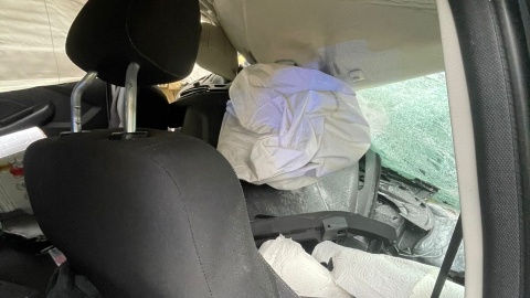 Zderzenie auta z drzewem w Bożenkowie/fot. OSP Wtelno